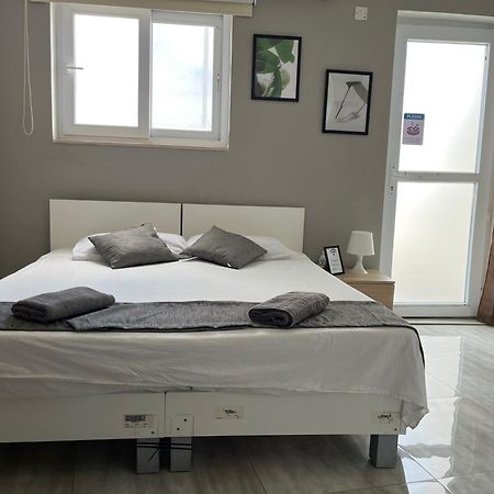 F5 Room 1, Private Double Room With Private Bathroom And Balcony In Shared Flat Msida Exteriör bild