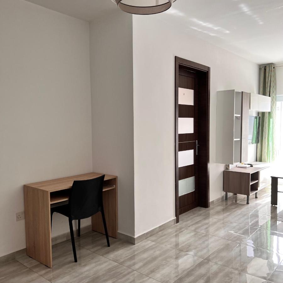 F5 Room 1, Private Double Room With Private Bathroom And Balcony In Shared Flat Msida Exteriör bild