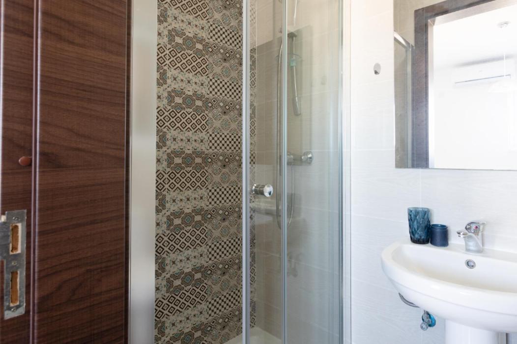 F5 Room 1, Private Double Room With Private Bathroom And Balcony In Shared Flat Msida Exteriör bild