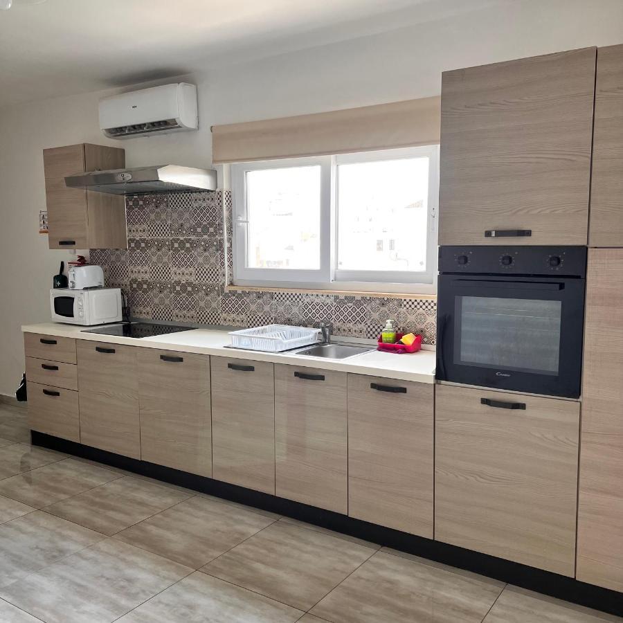 F5 Room 1, Private Double Room With Private Bathroom And Balcony In Shared Flat Msida Exteriör bild