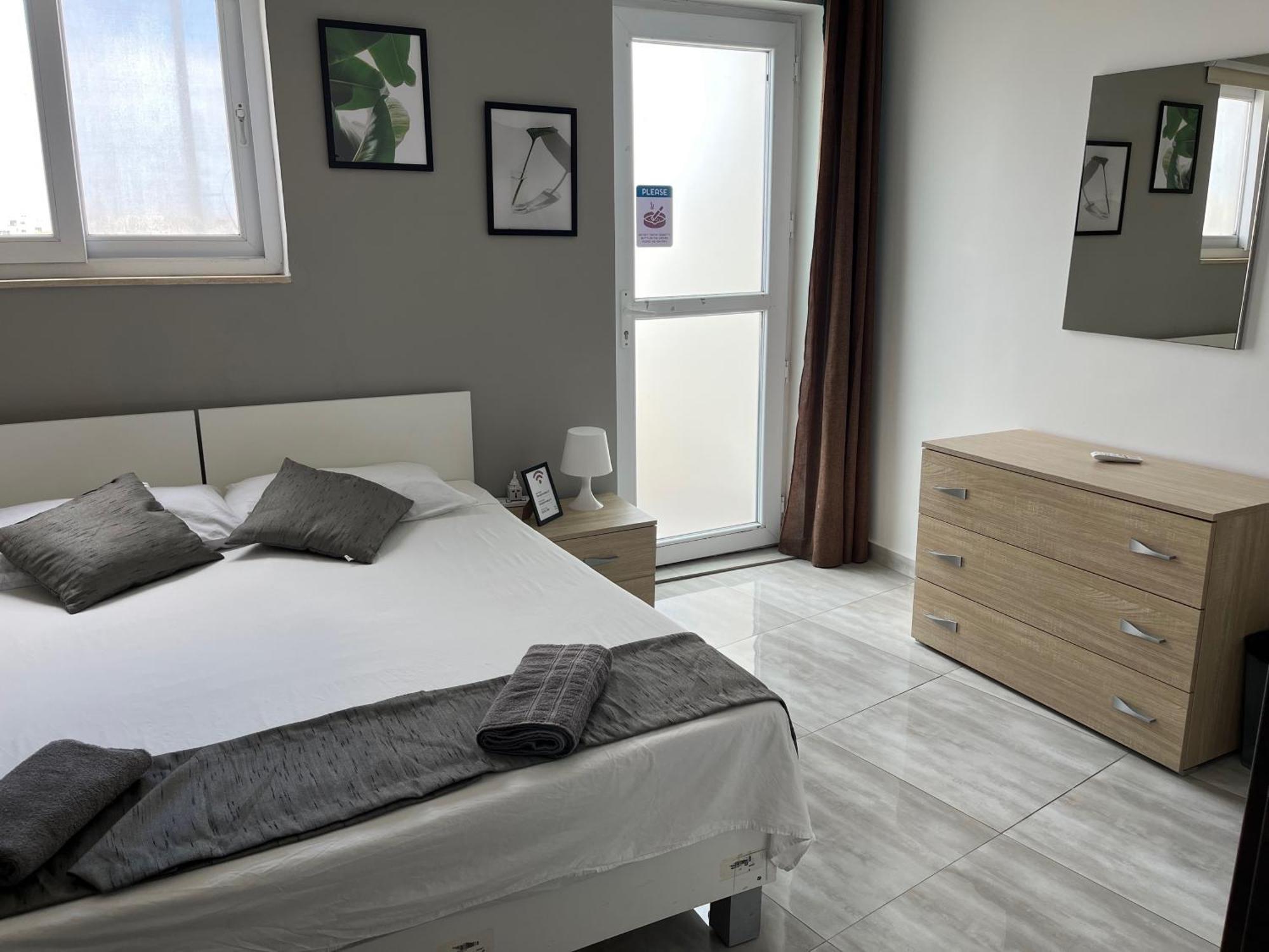 F5 Room 1, Private Double Room With Private Bathroom And Balcony In Shared Flat Msida Exteriör bild